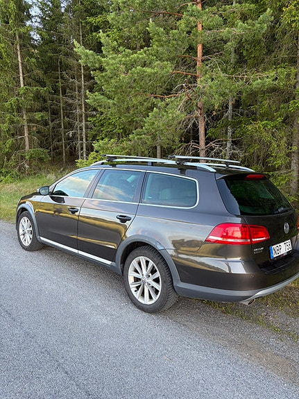 Volkswagen Passat Alltrack 4 of 5