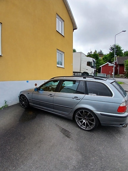 BMW 320i 6 of 7