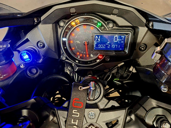 Kawasaki Ninja H2 SX 4 of 4