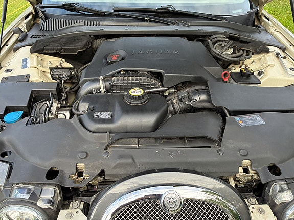 Jaguar S-TYPE 11 of 11