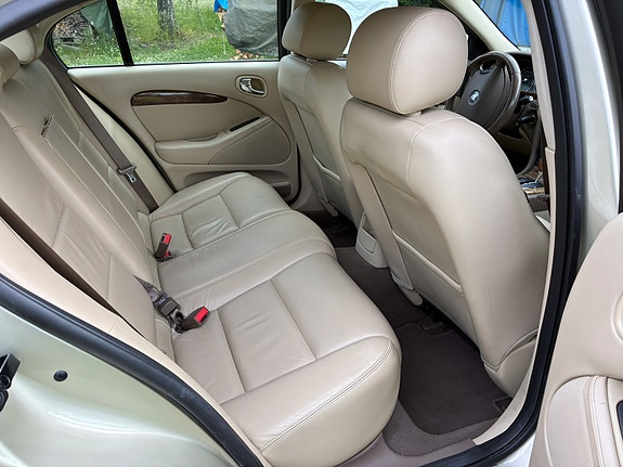 Jaguar S-TYPE 7 of 11