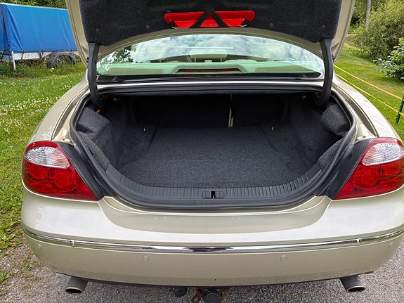 Jaguar S-TYPE 8 of 11