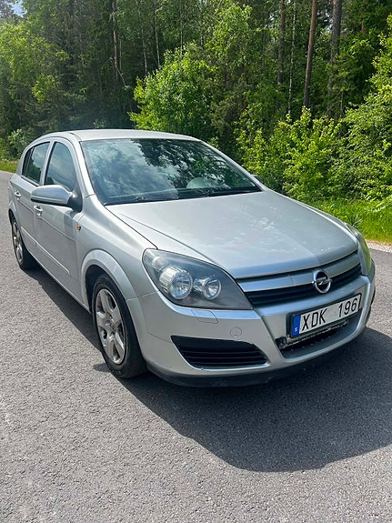 Opel Astra 2 of 4
