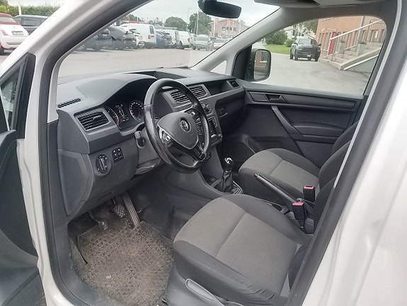 Volkswagen Caddy Maxi 10 of 13