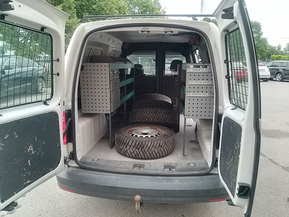 Volkswagen Caddy Maxi 8 of 13