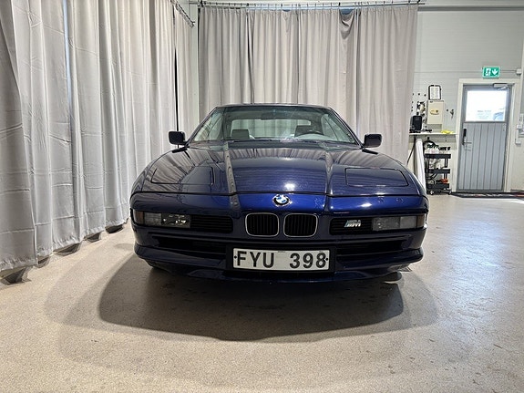 BMW 850i 7 of 24