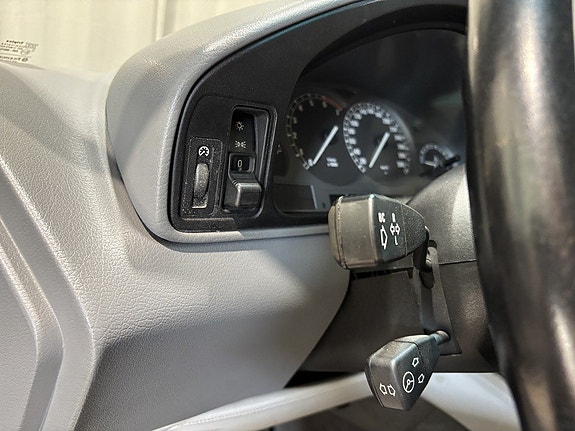 BMW 850i 21 of 24