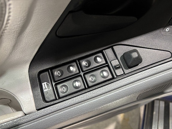 BMW 850i 22 of 24