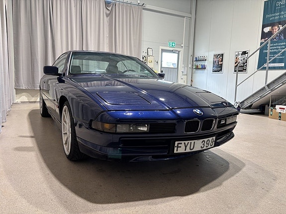 BMW 850i 6 of 24