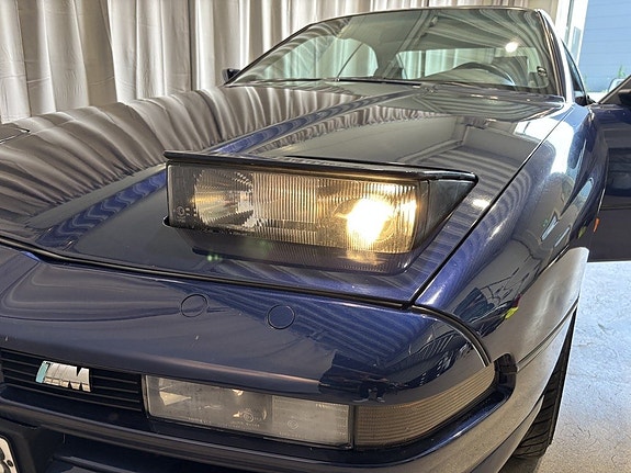 BMW 850i 9 of 24