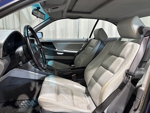 BMW 850i 10 of 24