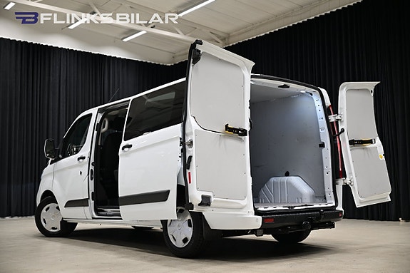 Ford Transit Custom 8 of 30