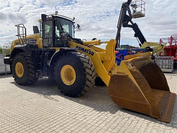 Komatsu WA475-10EO 5 of 12