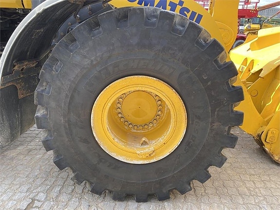 Komatsu WA475-10EO 6 of 12