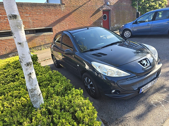 Peugeot 206+ 3 of 5