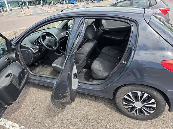 Peugeot 206+ 4 of 5