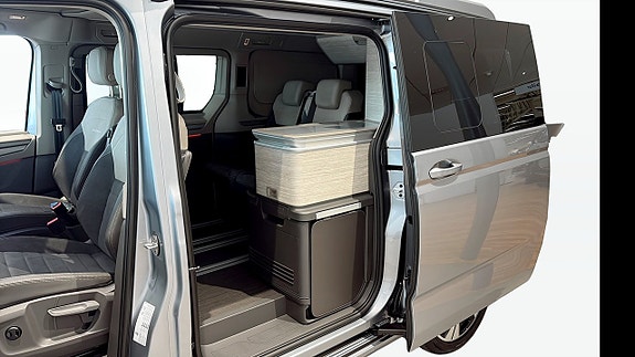 Volkswagen California 9 of 15