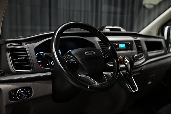 Ford Transit Custom 13 of 24