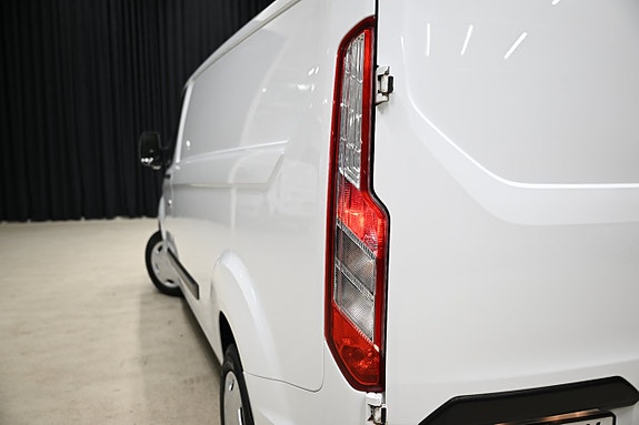 Ford Transit Custom 10 of 24