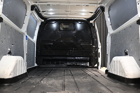 Ford Transit Custom 8 of 24