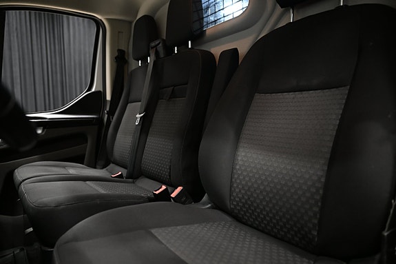 Ford Transit Custom 16 of 24