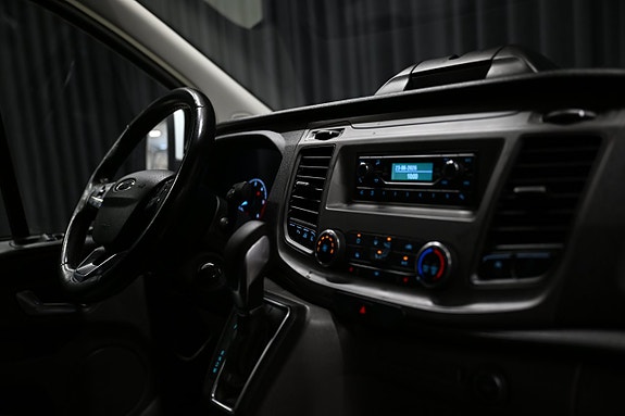 Ford Transit Custom 18 of 24