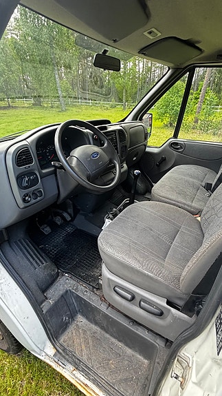 Ford Transit 3 of 5