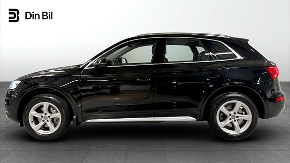 Audi Q5 2 of 5