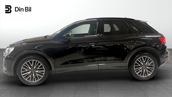 Audi Q3 2 of 5
