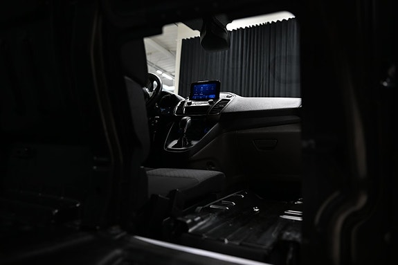 Ford Transit Connect 8 of 27