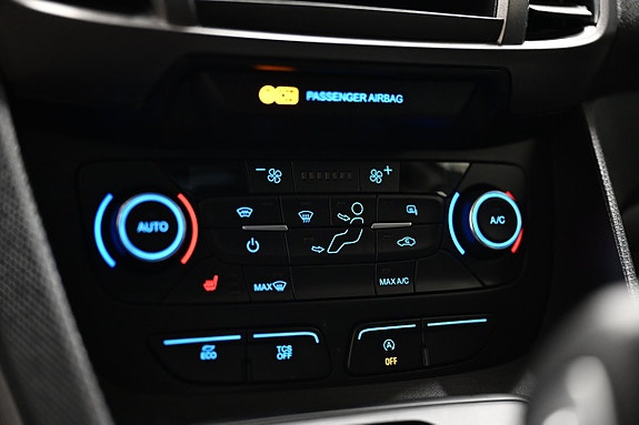 Ford Transit Connect 21 of 27