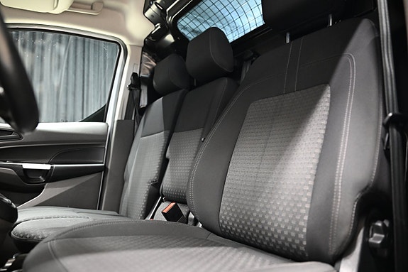 Ford Transit Connect 15 of 27