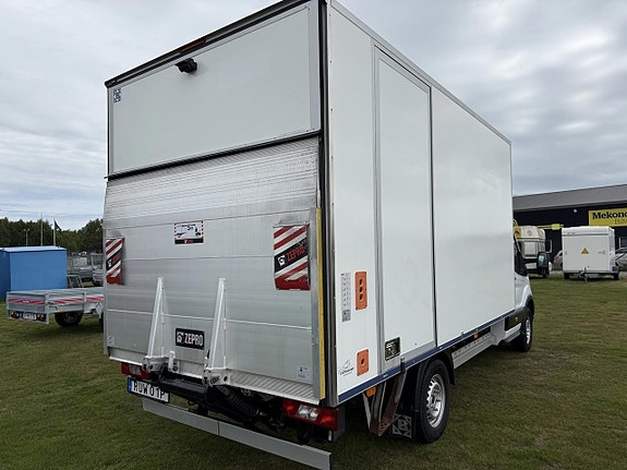 Ford E-Transit 2 of 5