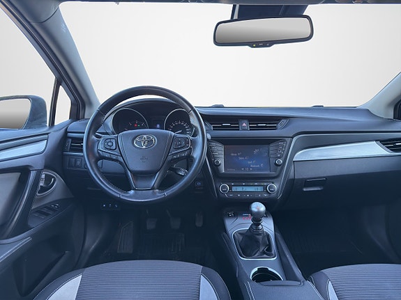 Toyota Avensis 14 of 30