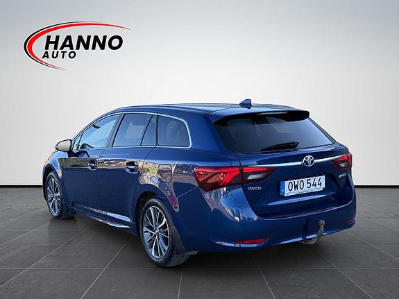 Toyota Avensis 3 of 5