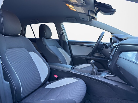 Toyota Avensis 16 of 30