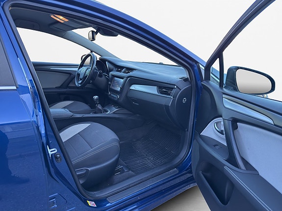 Toyota Avensis 15 of 30