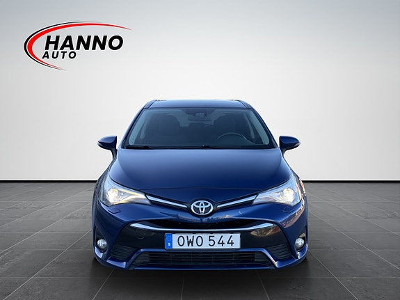 Toyota Avensis 8 of 30