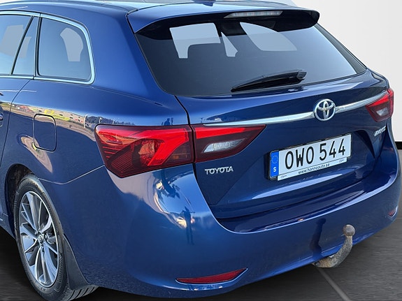 Toyota Avensis 9 of 30