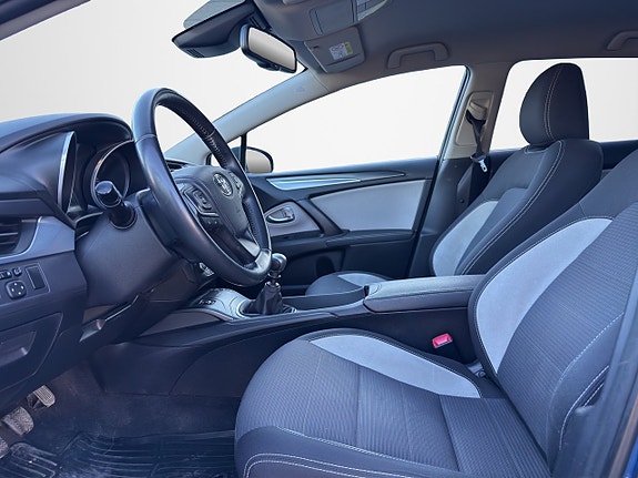 Toyota Avensis 13 of 30