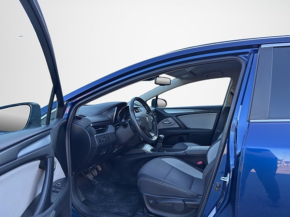 Toyota Avensis 12 of 30