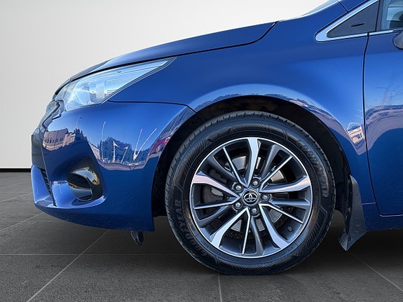 Toyota Avensis 10 of 30