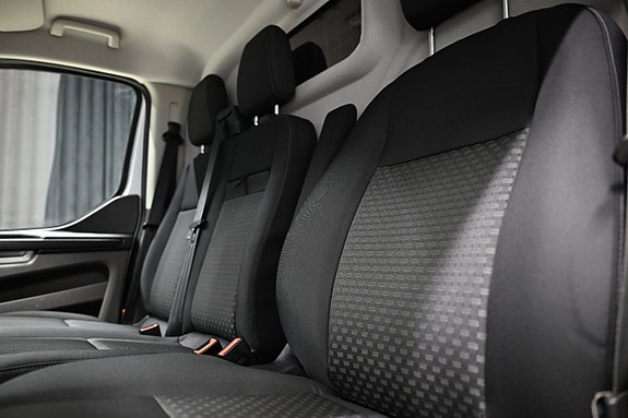 Ford Transit Custom 23 of 30