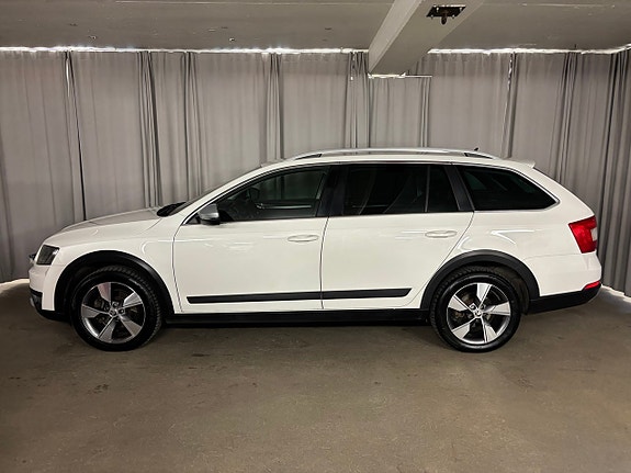 Skoda Octavia Scout 3 of 5
