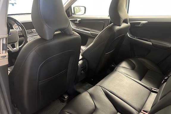 Volvo XC60 12 of 17