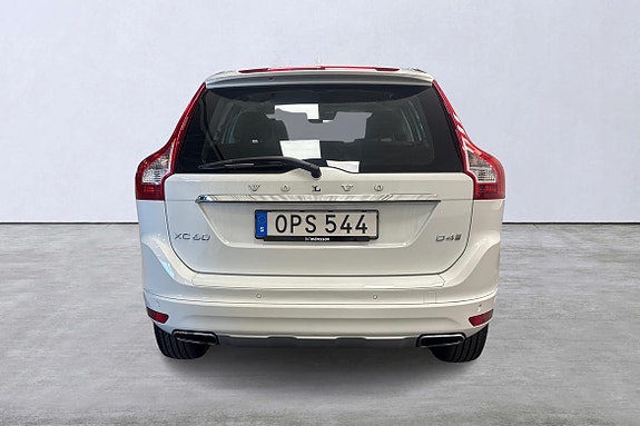 Volvo XC60 5 of 17