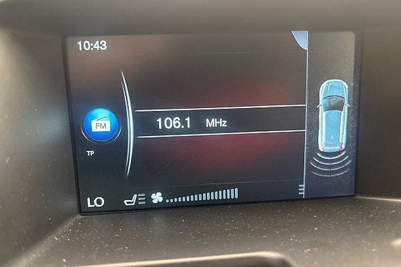 Volvo XC60 14 of 17