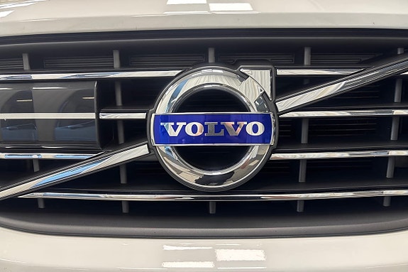 Volvo XC60 15 of 17