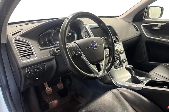 Volvo XC60 8 of 17