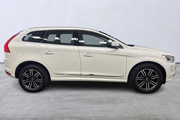 Volvo XC60 3 of 17